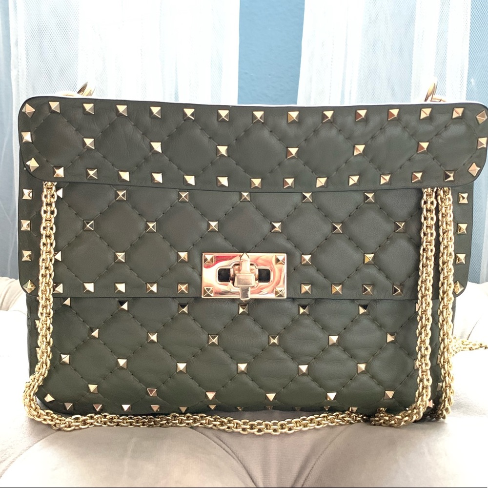 ❌❌❌SOLD❌❌❌Valentino Garavani Rockstud shoulder bag